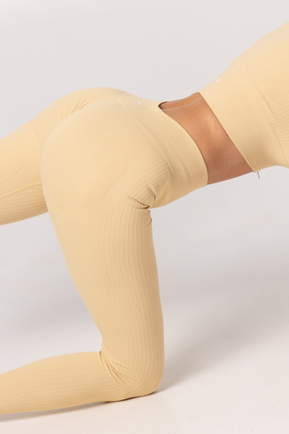 Ribbed High-Waist Legging - SPYB421